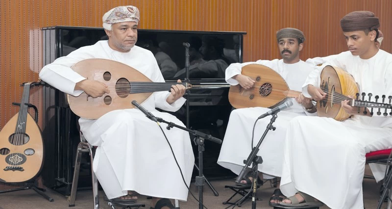 بمشاركة 34 موهبة .. «الثقافة والرياضة والشباب» تختتم الدورة التأسيسية للعزف على آلة العود