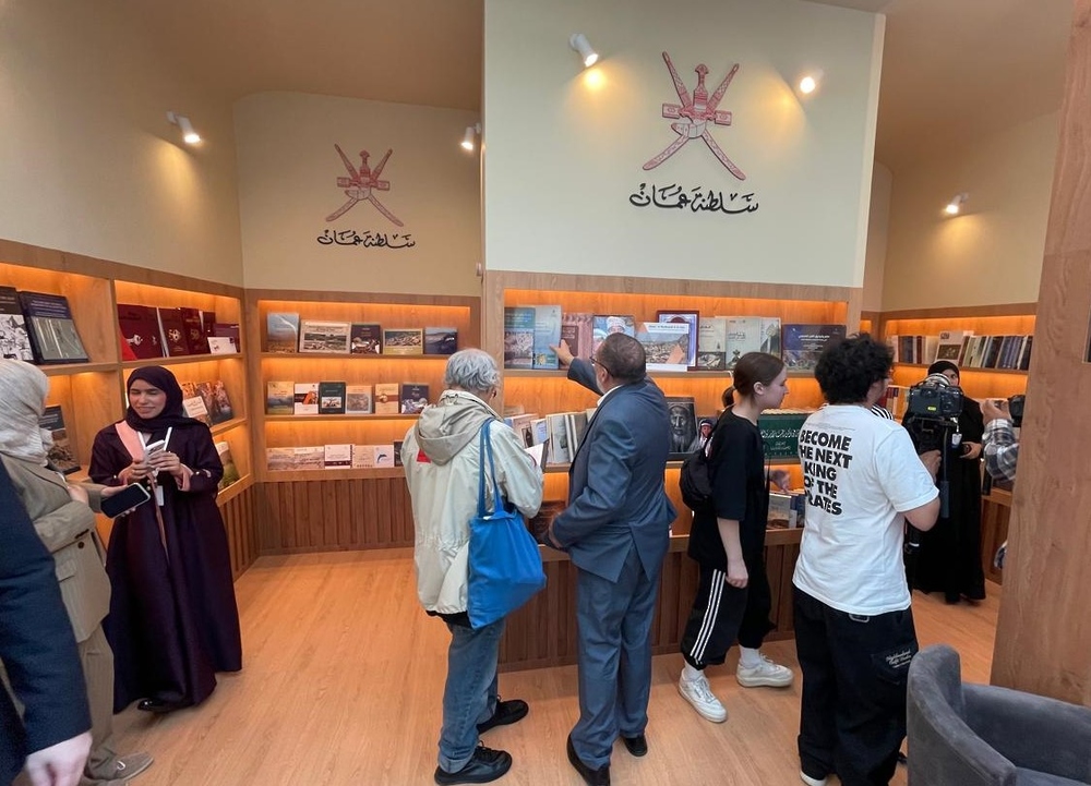 إقبالٌ على الجناح العُماني في اليوم الثالث من معرض موسكو الدولي للكتاب