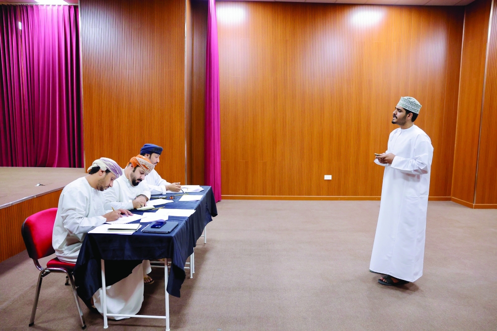 الإعلان عن المتأهلين لنهائيات مهرجان الإنشاد العُماني الثاني