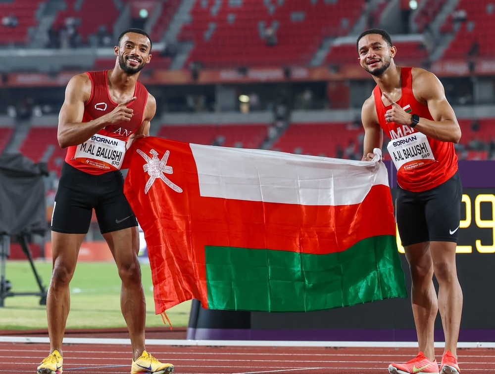 علي البلوشي وملهم البلوشي يُتوّجان بفضية وبرونزية سباق 100 متر في دورة الألعاب الآسيوية